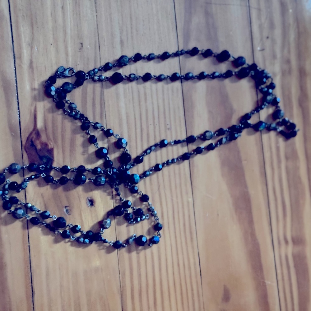 Single strand with clasp necklace